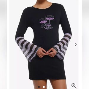PURPLE MUSHROOM KNIT BELL SLEEVE DRESS SIZE LARGE NWT